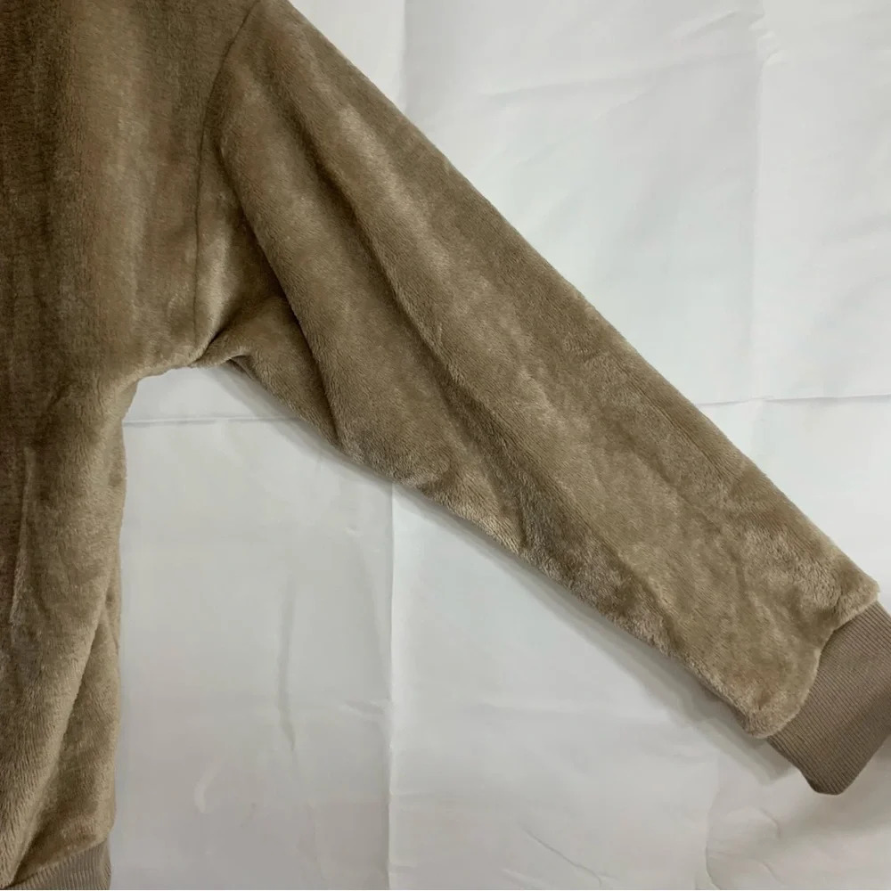 NWoT Hippie Rose Faux Fur Fuzzy Cowl Neck Pullover Tan Sweatshirt, size M - Picture 4 of 9